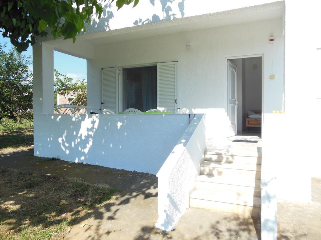 Helonata Apartments Arkoudi Exterior photo