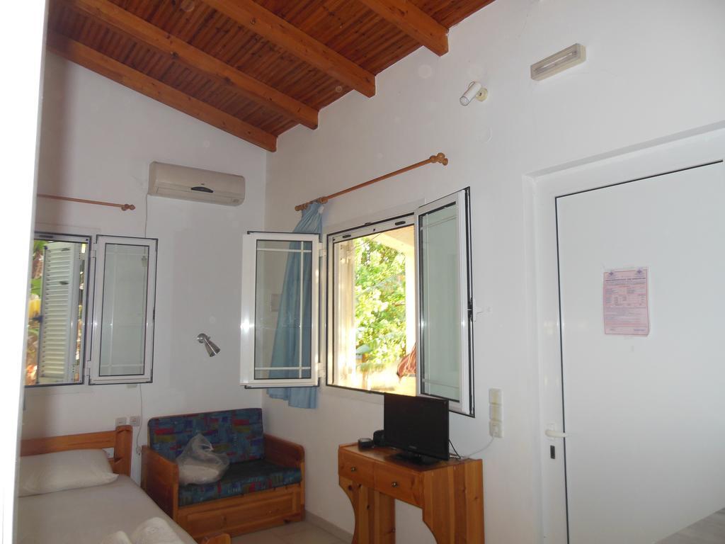 Helonata Apartments Arkoudi Exterior photo